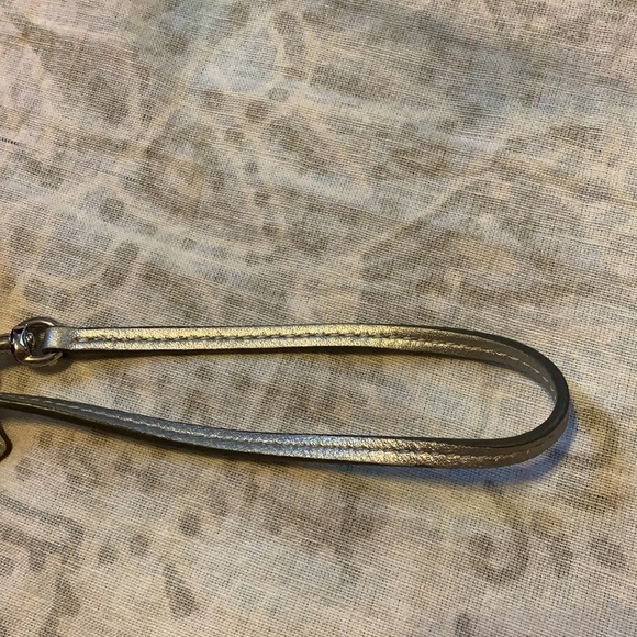 Coach Raspberry Wristlet Pouch Pink Silver Optic Lurex - Picture 5 of 10